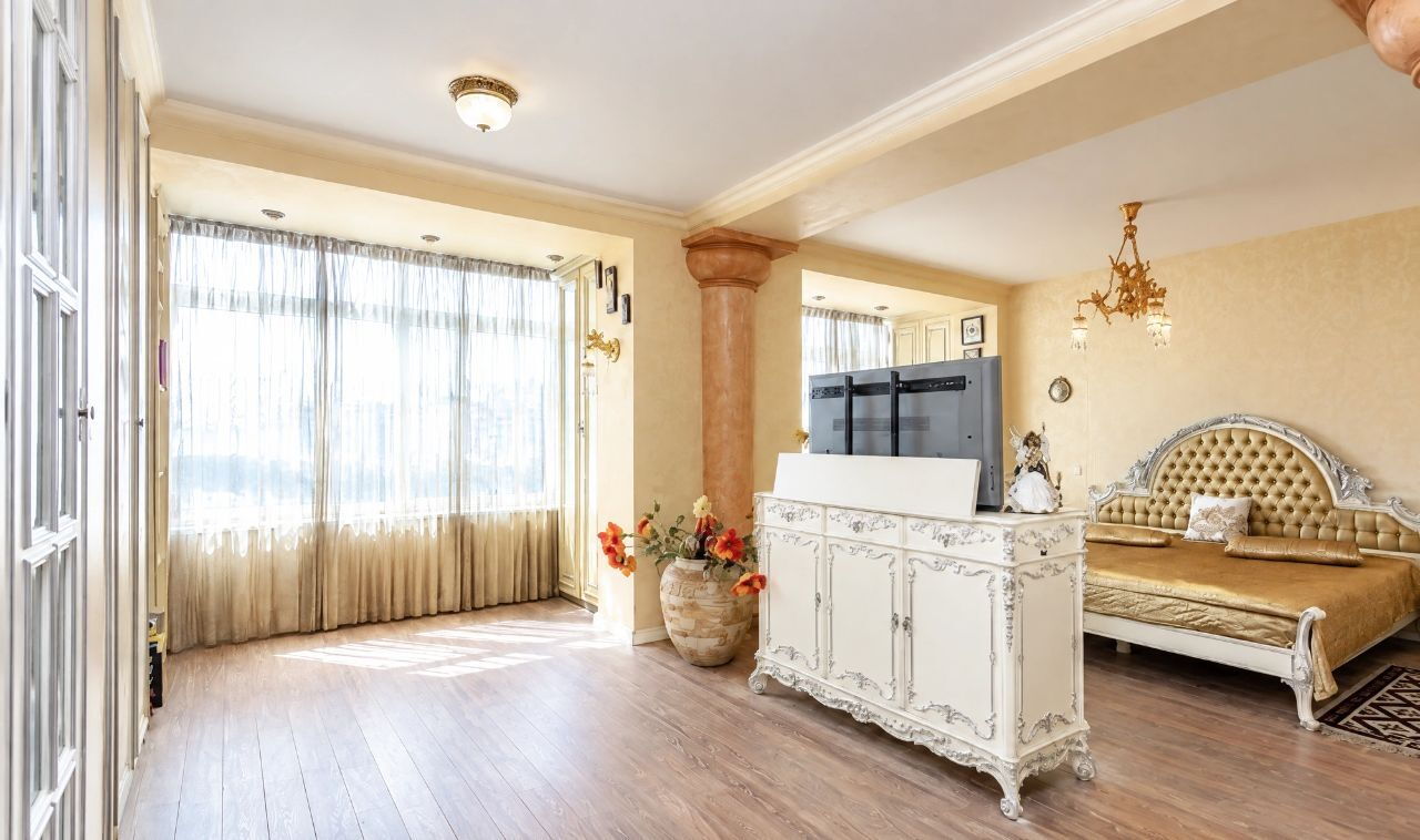Фото 1 из 12: 3-комнатная квартира, 130 м²