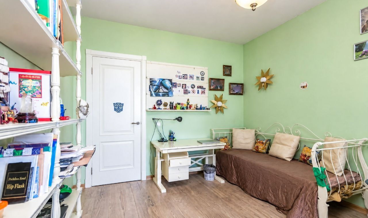 Фото 8 из 12: 3-комнатная квартира, 130 м²