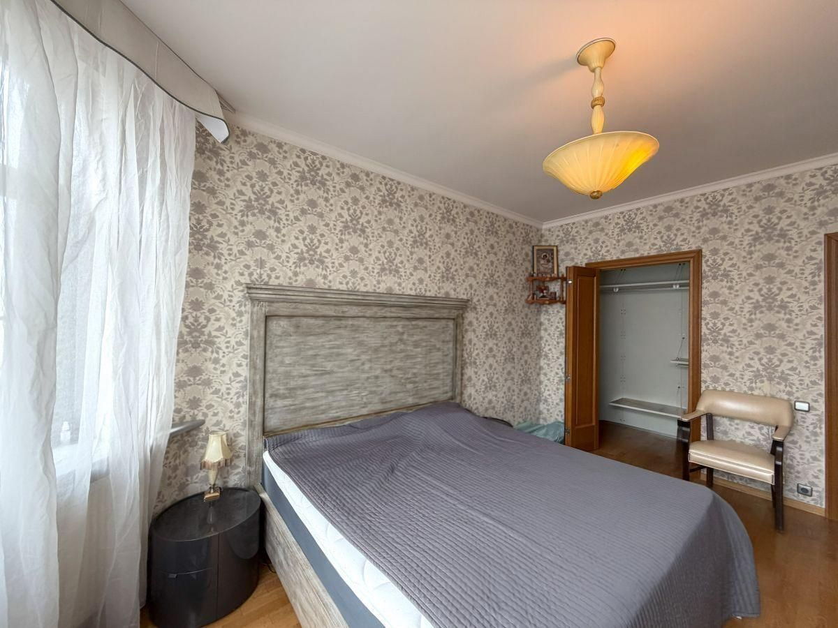 Фото 12 из 16: 4-комнатная квартира, 122 м²