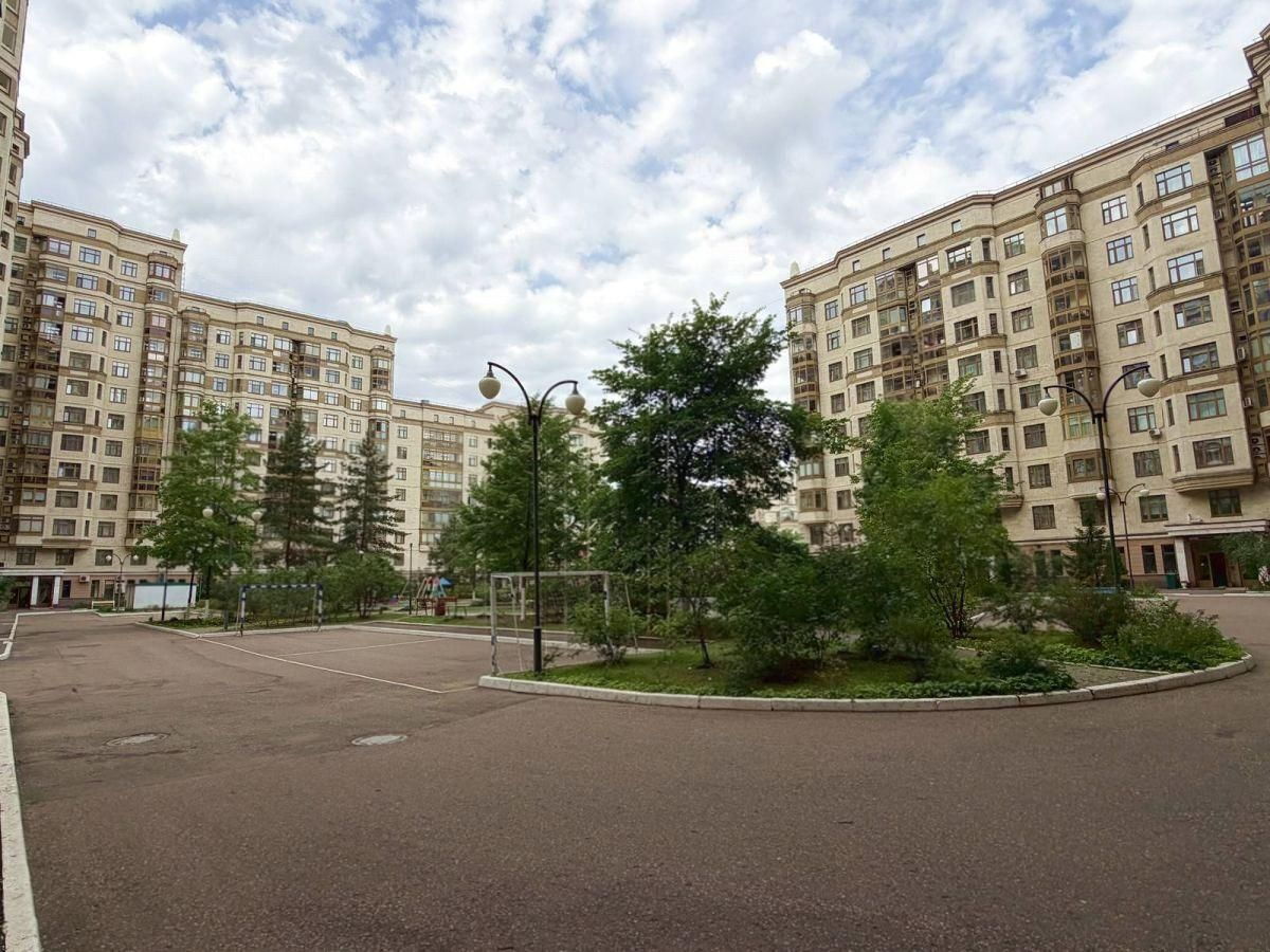 Фото 13 из 16: 4-комнатная квартира, 122 м²