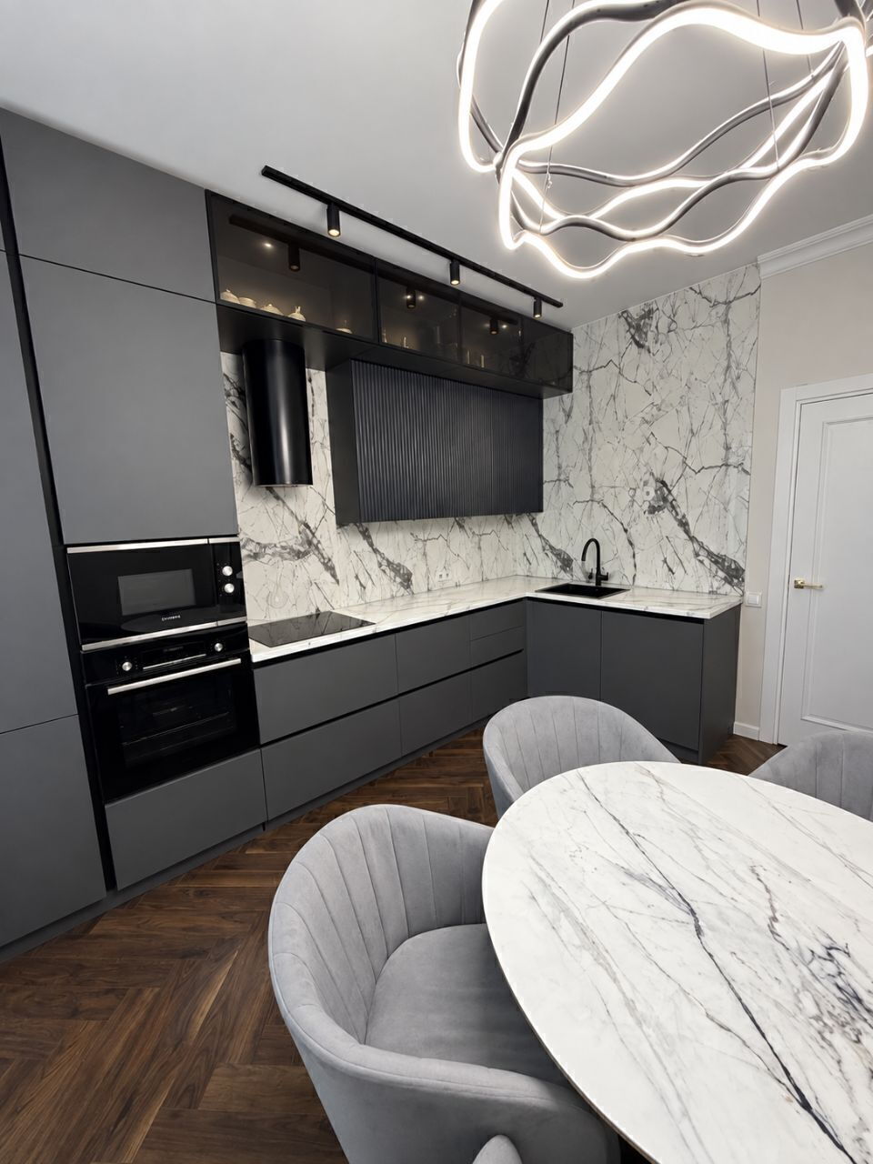 Фото 4 из 14: 2-комнатная квартира, 61 м²