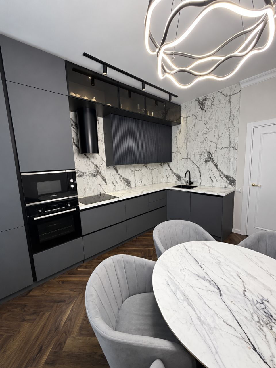 Фото 10 из 14: 2-комнатная квартира, 61 м²