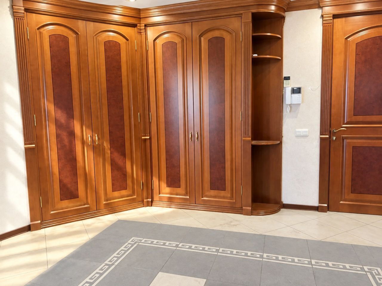 Фото 6 из 19: 5-комнатная квартира, 191 м²