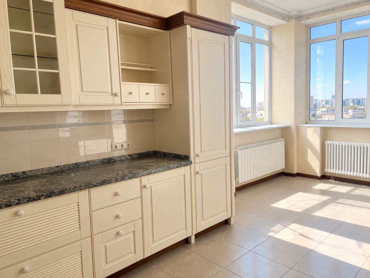 Фото 10 из 19: 5-комнатная квартира, 191 м²