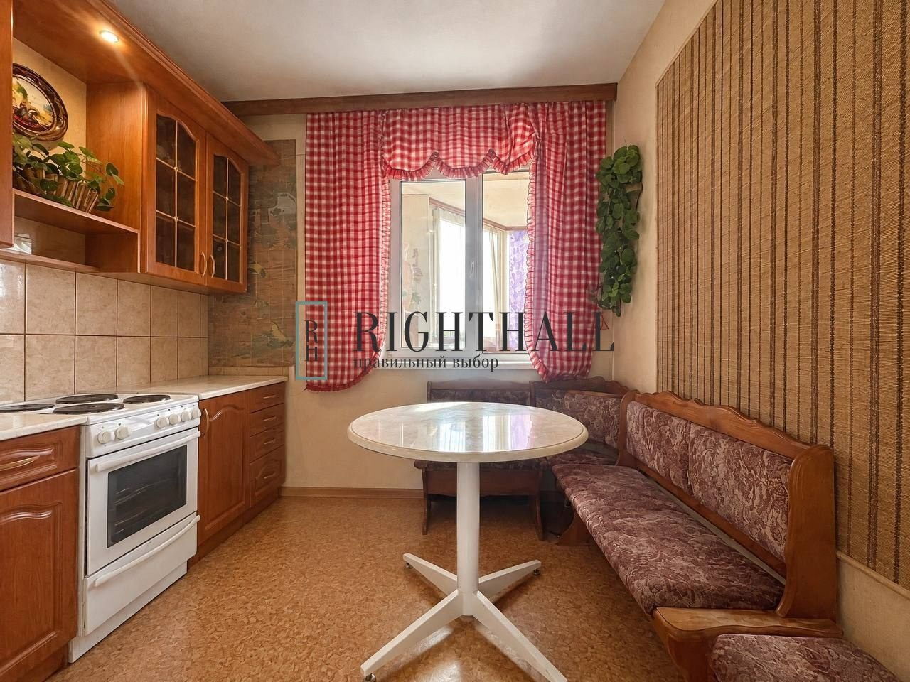 Фото 3 из 14: 1-комнатная квартира, 48 м²