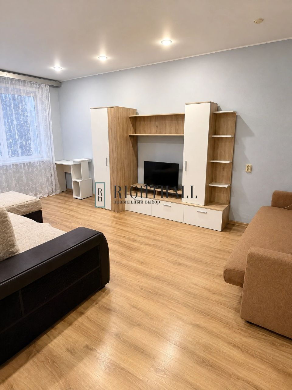 Фото 3 из 11: 1-комнатная квартира, 42,6 м²
